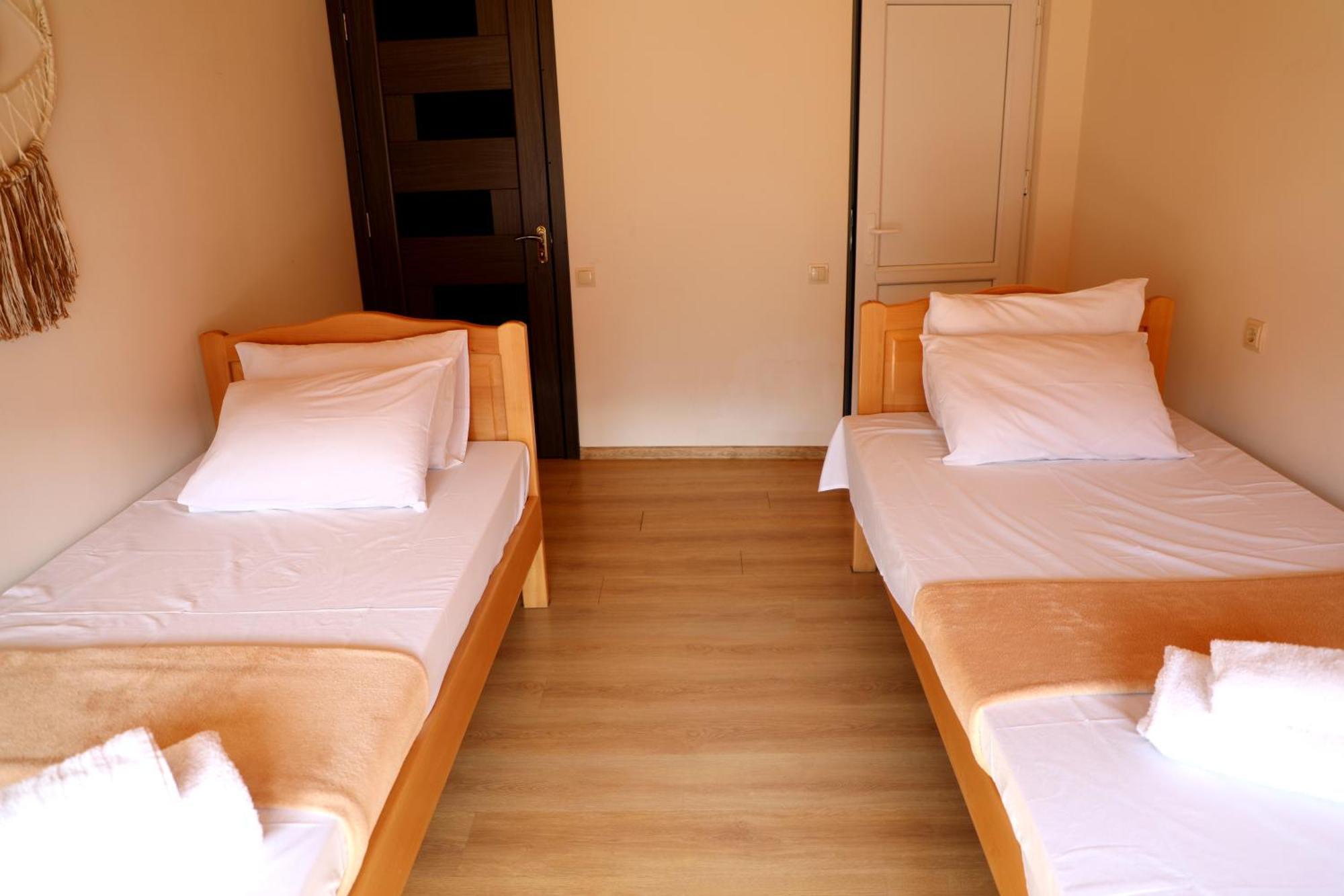 Nadia Guesthouse Mestia Eksteriør billede