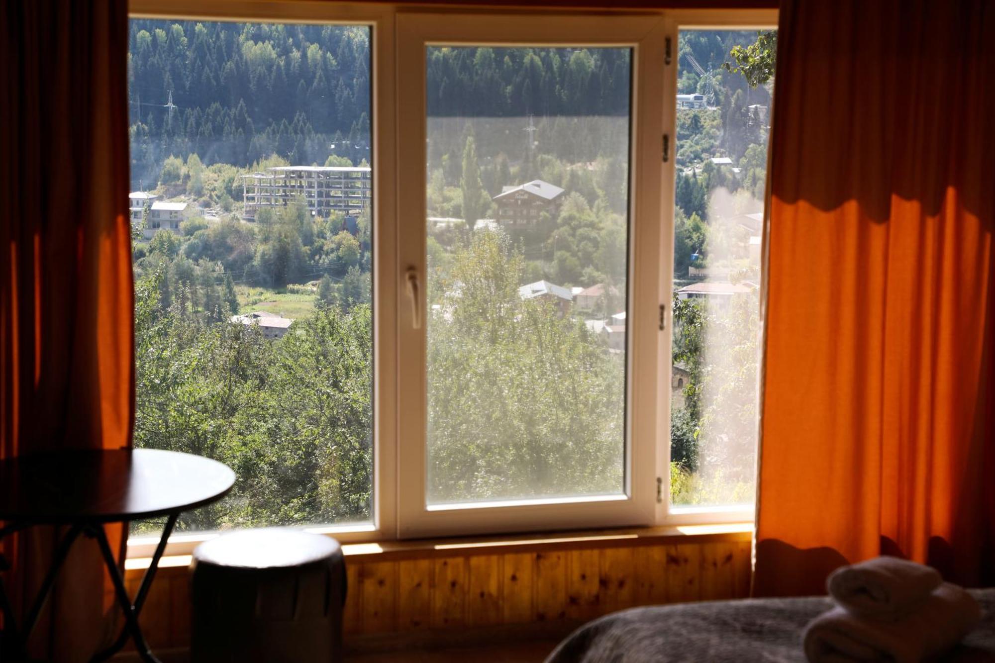 Nadia Guesthouse Mestia Eksteriør billede