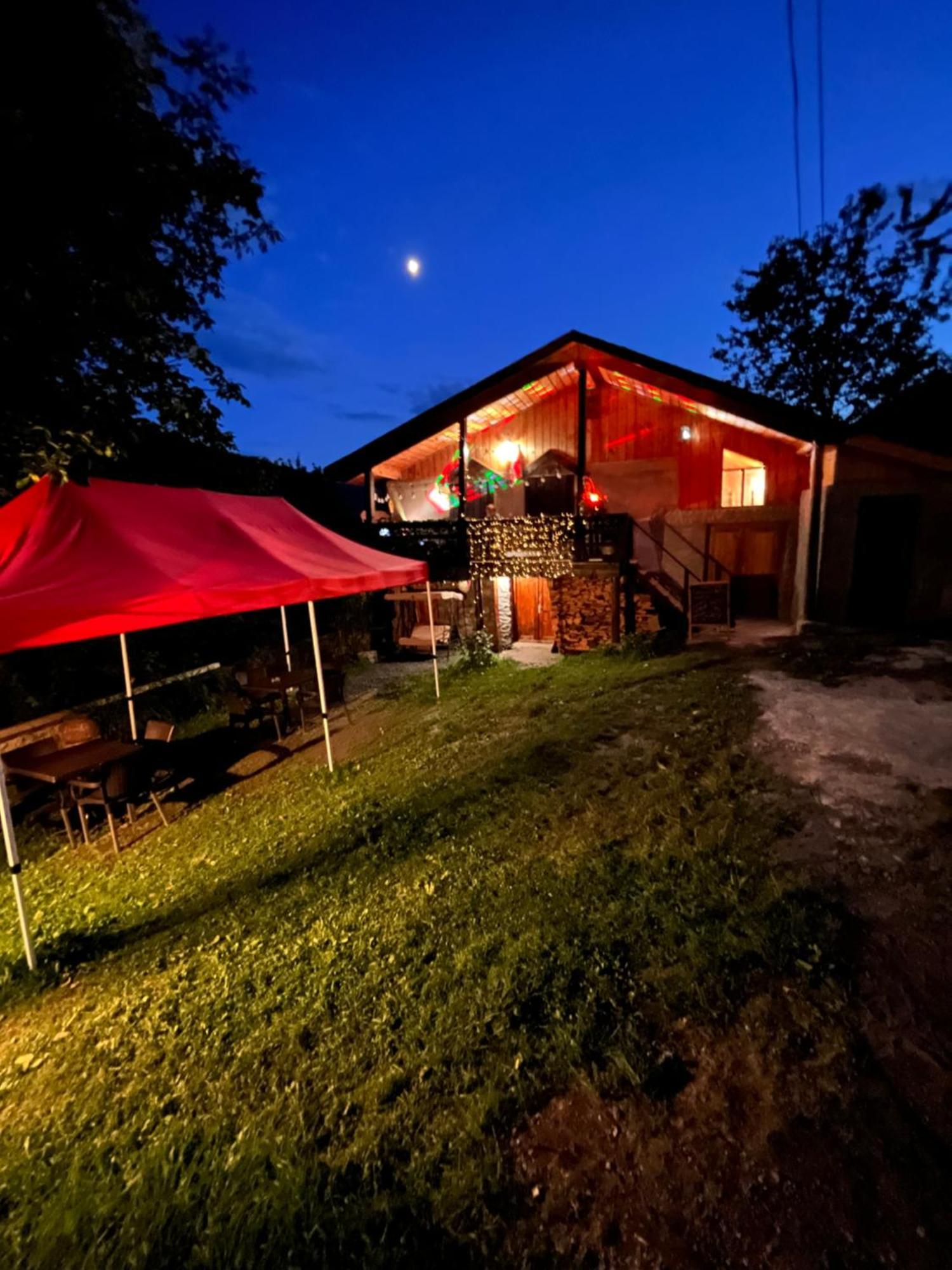 Nadia Guesthouse Mestia Eksteriør billede